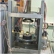 Автоматизированный гидравлический пресс для нагружения камер давления c электрическими тензодачиками