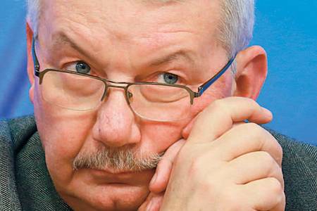 Сергей Рогов, директор Института США и Канады РАН, академик РАН:
— К сожалению, так получилось, что все проблемы российской науки решает узкая группа людей неолиберальных воззрений, которая сложилась вокруг Ливанова. Для них академия, как я понимаю их подход, — это символ ненужного вовлечения государства в исполнение функций, которые должен выполнять частный сектор. 014_expert_27_2.jpg Фото: РИА Новости Сергей Рогов, директор Института США и Канады РАН, академик РАН:— К сожалению, так получилось, что все проблемы российской науки решает узкая группа людей неолиберальных воззрений, которая сложилась вокруг Ливанова. Для них академия, как я понимаю их подход, — это символ ненужного вовлечения государства в исполнение функций, которые должен выполнять частный сектор. 014_expert_27_2.jpg Фото: РИА Новости